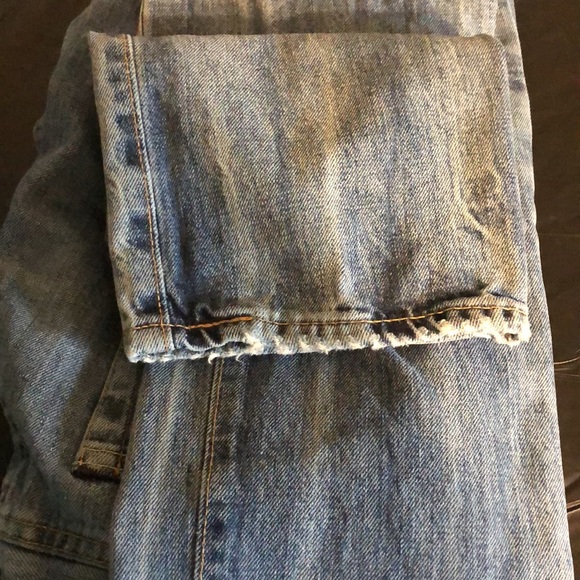 Ripped Levi’s Jeans - Picture 2 of 4